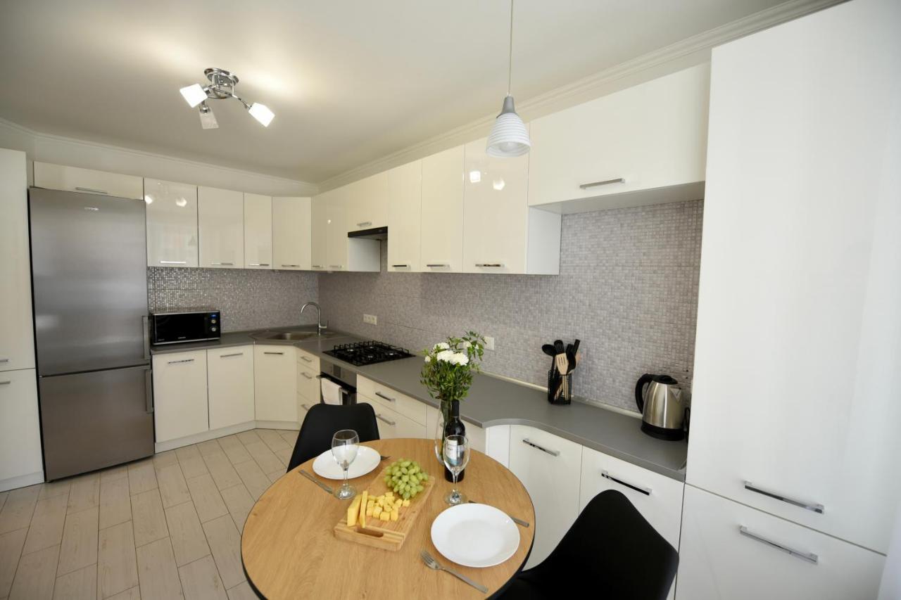 Cozy Apartment Next To The Park Ternopil Extérieur photo