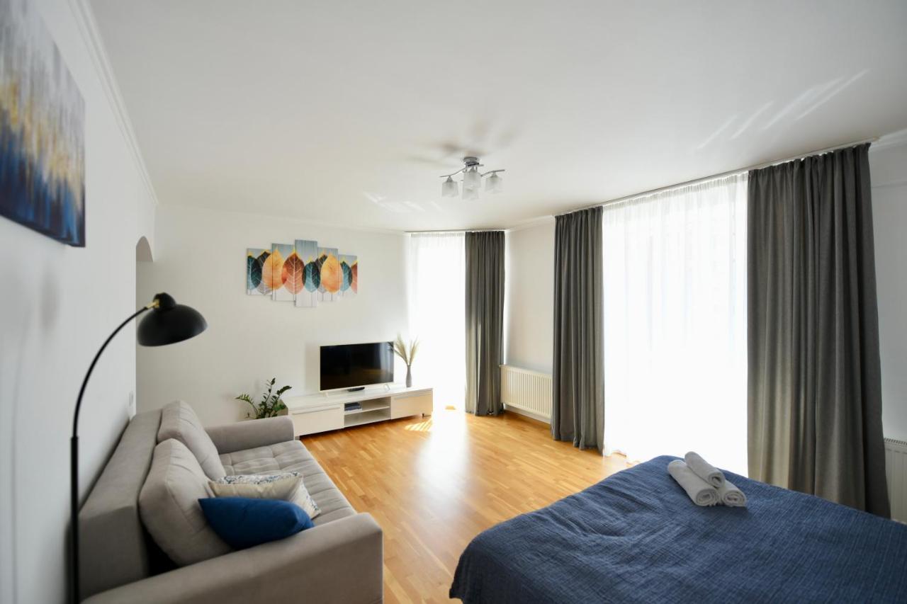 Cozy Apartment Next To The Park Ternopil Extérieur photo