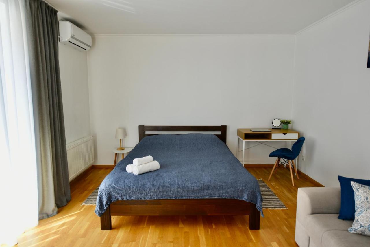 Cozy Apartment Next To The Park Ternopil Extérieur photo