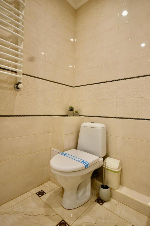 Cozy Apartment Next To The Park Ternopil Extérieur photo